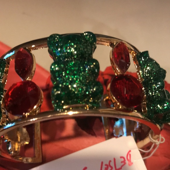 Authentic Betsy Johnson Cuff Bracelet New with tag - Picture 3 of 14